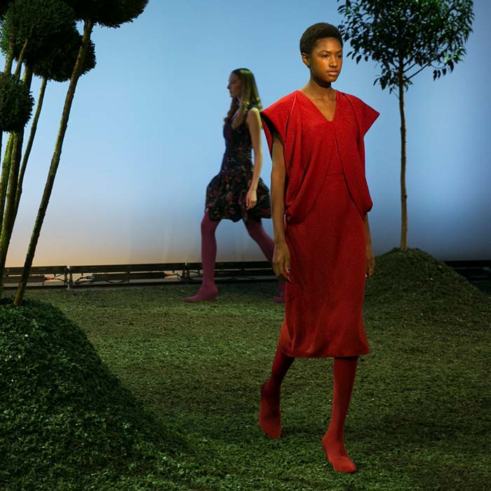 A coloured tights style for 2018: Red Tights A coloured tights style for 2018: Red Tights