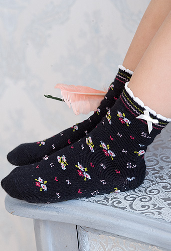 Bonnie Doon Lovely Flowers Socks 