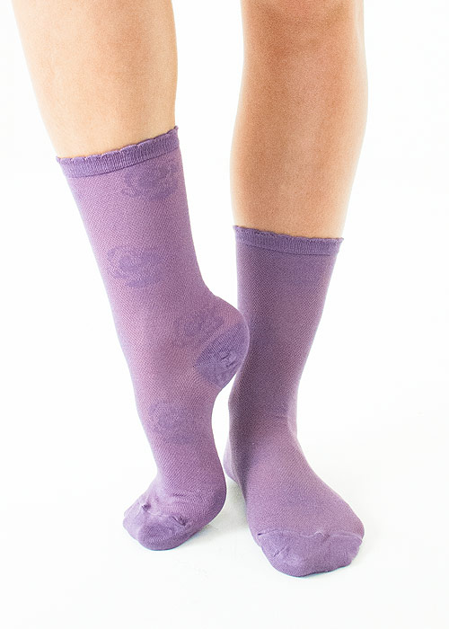 Couture Bamboo Rich Rose Scallop Top Ankle Socks 3 Pair Pack image