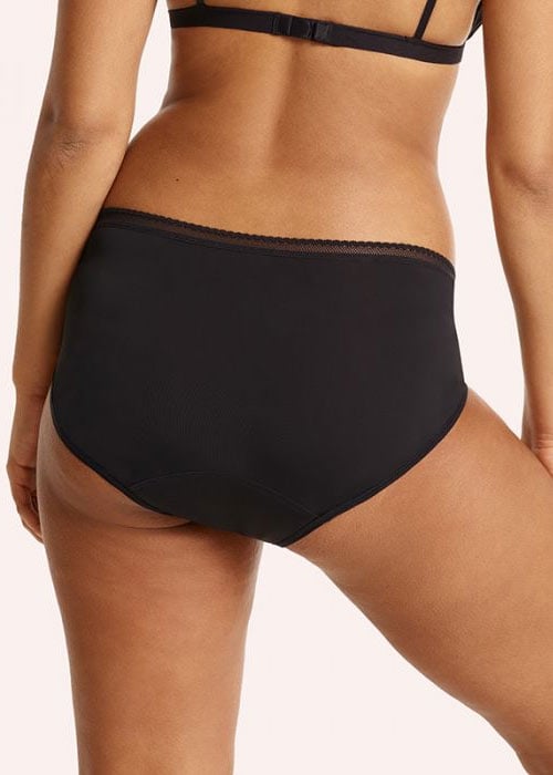 Love Luna for Lady Leaks Full Brief image