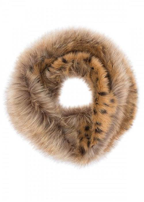 Pia Rossini Tammy Fur Snood SideZoom 2