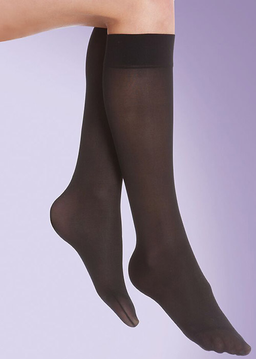 Silky Medium Support Flight Knee Highs SideZoom 2