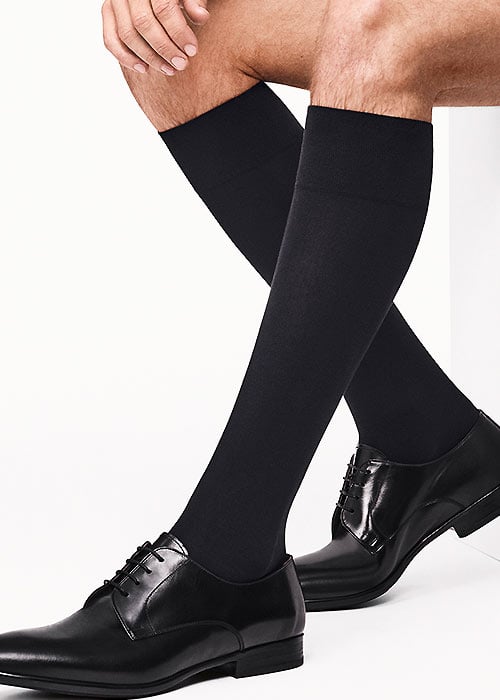 Wolford Cotton Velvet Mens Knee Socks SideZoom 2