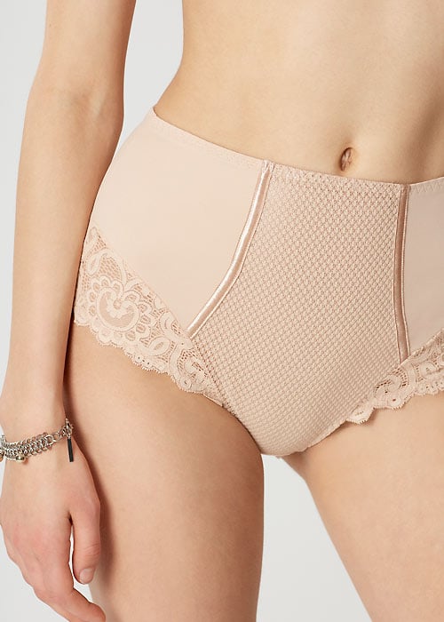 Maison Lejaby Gaby Lace Shaper Brief SideZoom 4