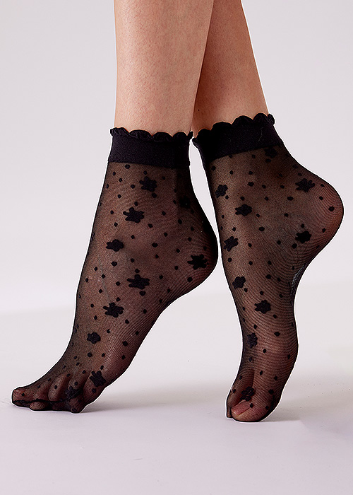 Pretty Polly Delicate Floral Socks SideZoom 1
